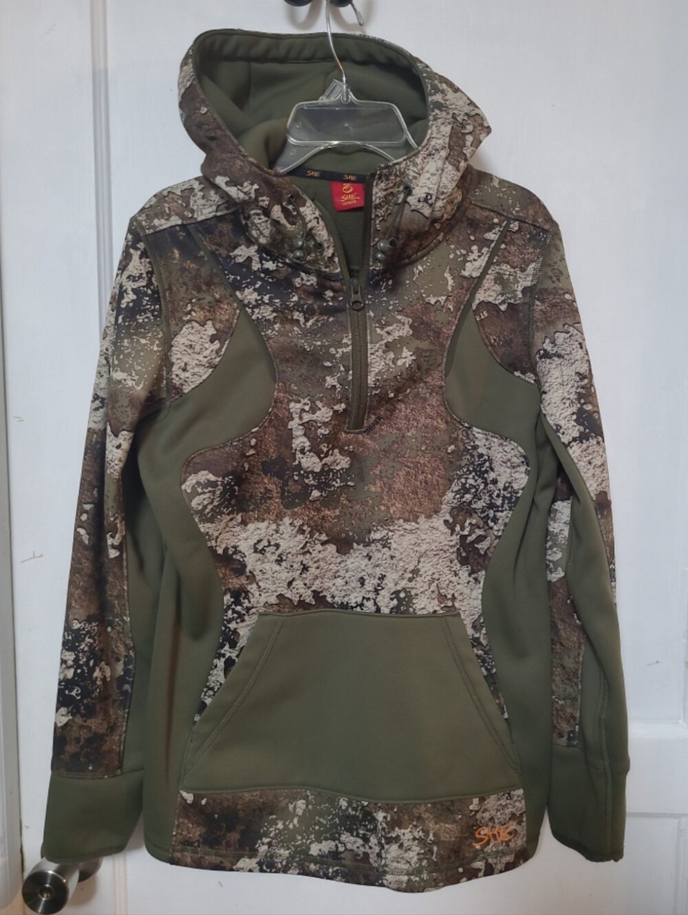 Like New SHE Outdoor Green Camo Hunting Hoodie Medium
